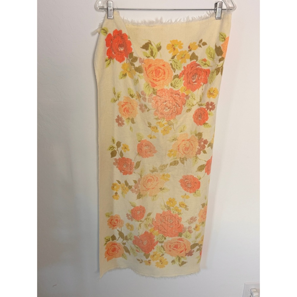Vintage Pequot Floral Bath Towel Cotton Orange Yellow Rose Print‎ Made in USA